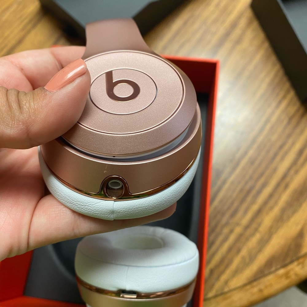 Beats Solo 3 Wireless Rose Gold - Picture 10 of 15